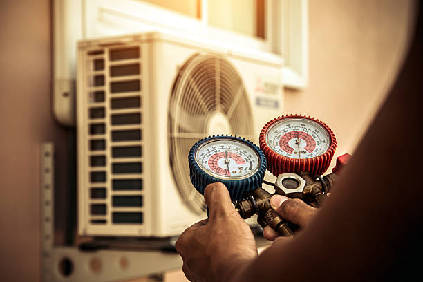 Professional Hvac Installation technician working in Greenview, IL